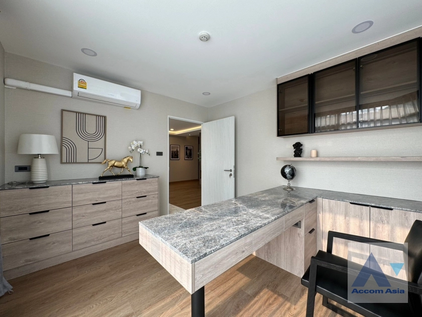 12  3 br Condominium for rent and sale in Ploenchit ,Bangkok BTS Ploenchit at Navin Court AA39924