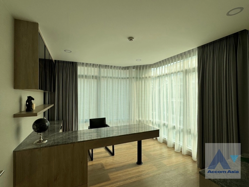 13  3 br Condominium for rent and sale in Ploenchit ,Bangkok BTS Ploenchit at Navin Court AA39924