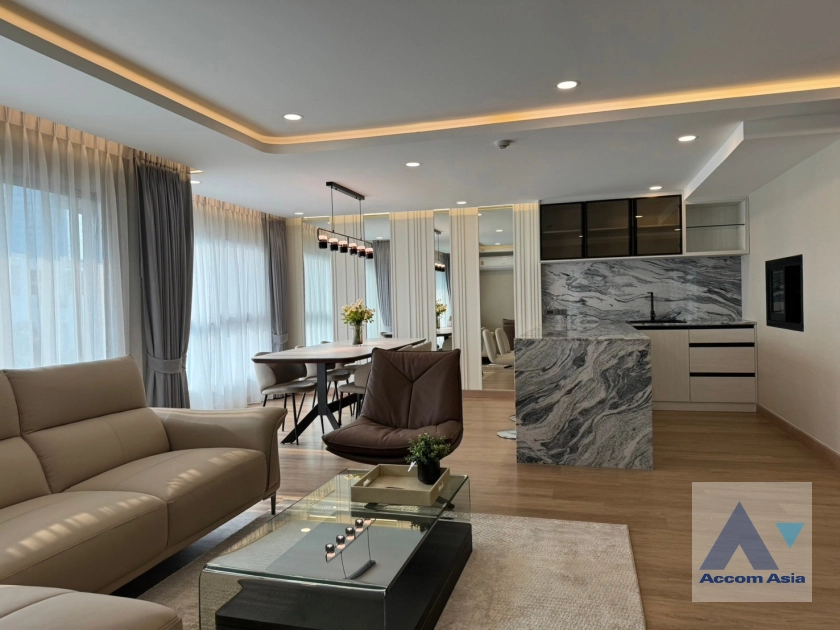  3 Bedrooms  Condominium For Rent & Sale in Ploenchit, Bangkok  near BTS Ploenchit (AA39924)