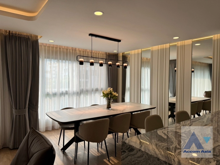 5  3 br Condominium for rent and sale in Ploenchit ,Bangkok BTS Ploenchit at Navin Court AA39924
