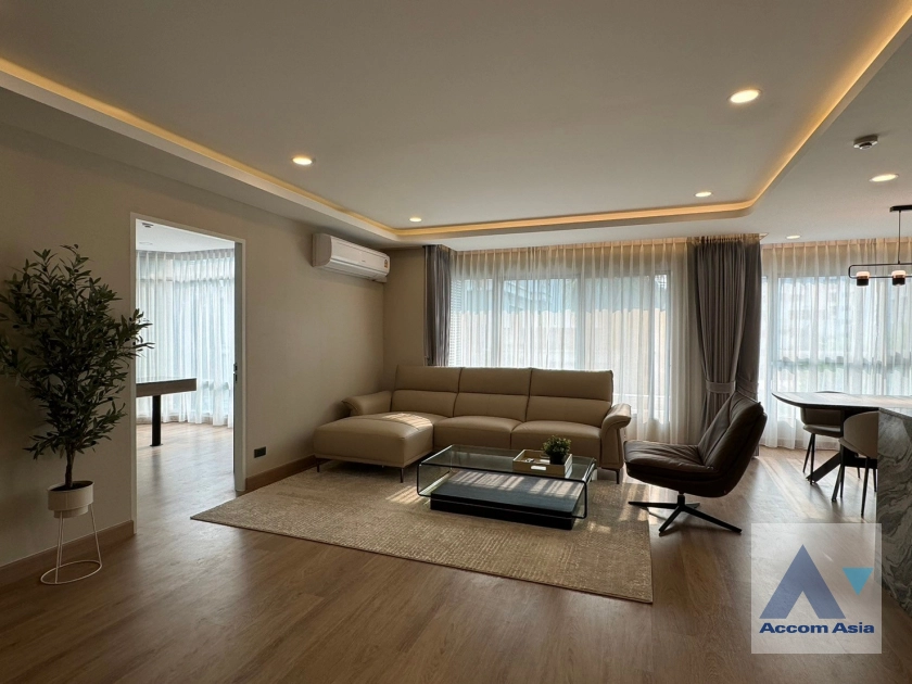  3 Bedrooms  Condominium For Rent & Sale in Ploenchit, Bangkok  near BTS Ploenchit (AA39924)