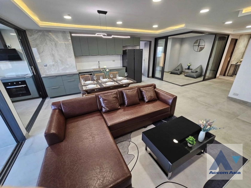 unit Spacious condominium with open layout in Thonglor (AA39925)