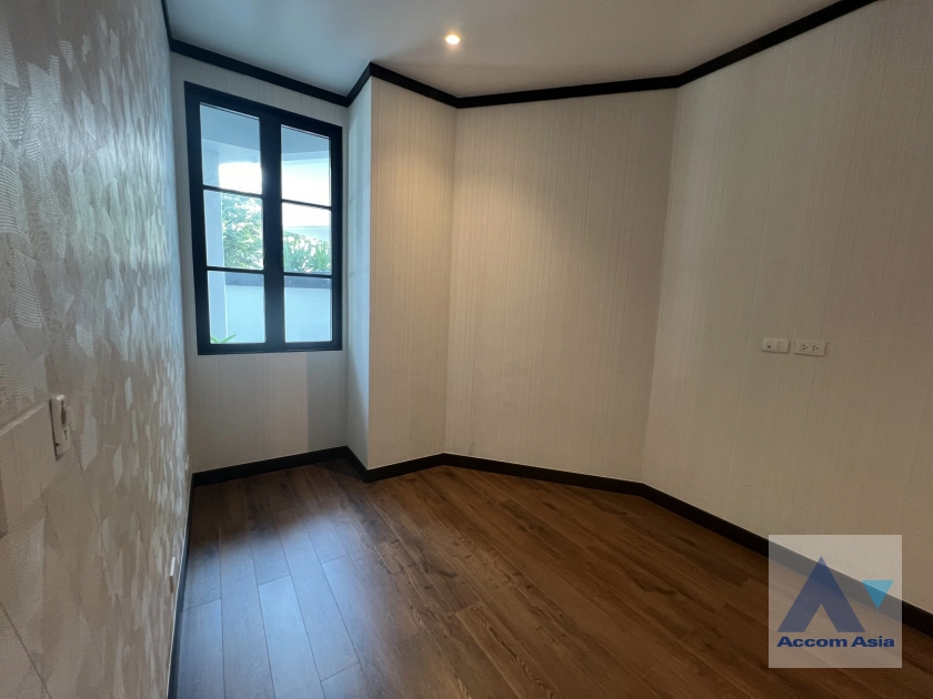 9  4 br House for rent and sale in Sukhumvit ,Bangkok BTS Ekkamai - BTS Phra khanong at House  in compound AA39929
