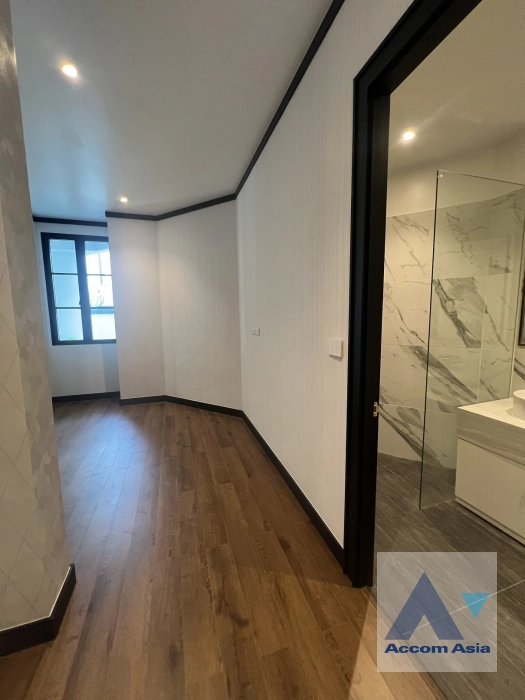 10  4 br House for rent and sale in Sukhumvit ,Bangkok BTS Ekkamai - BTS Phra khanong at House  in compound AA39929