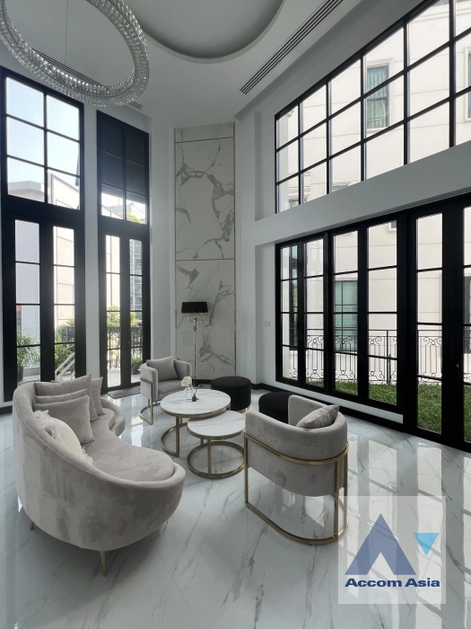 4  4 br House for rent and sale in Sukhumvit ,Bangkok BTS Ekkamai - BTS Phra khanong at House  in compound AA39929