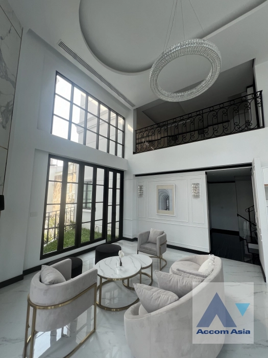 unitHome Office, Private Swimming Pool |  4 Bedrooms  House For Rent & Sale in Sukhumvit, Bangkok  near BTS Ekkamai - BTS Phra khanong (AA39929)