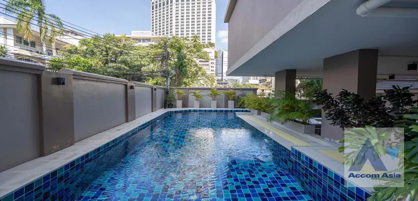  2 Bedrooms  Apartment For Rent in Sukhumvit, Bangkok  near BTS Asok - MRT Sukhumvit (AA39931)