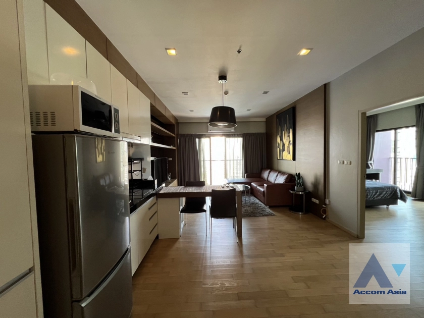 unit 2 Bedrooms  Condominium For Rent in Sukhumvit, Bangkok  near BTS Ekkamai (AA39933)