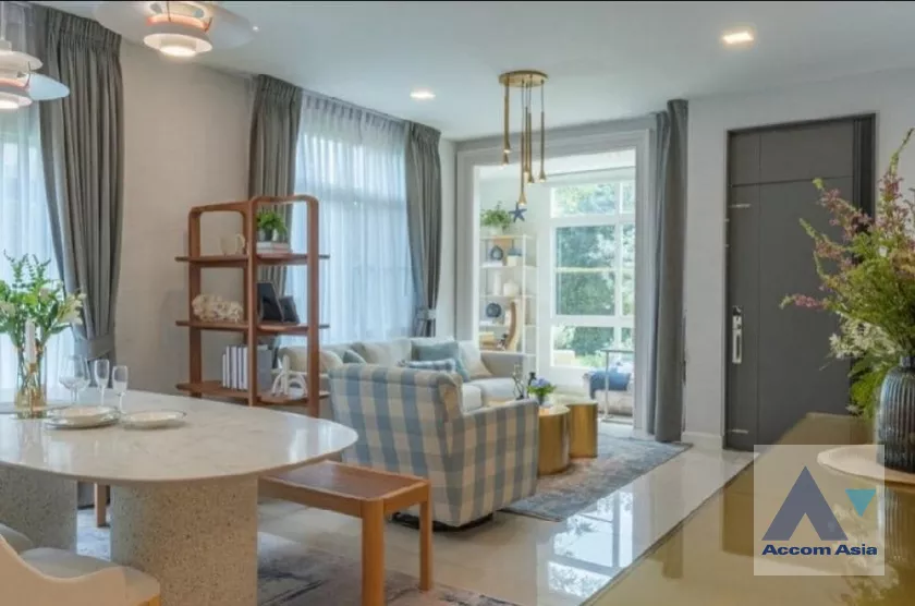 unit 4 Bedrooms  House For Rent & Sale in Samutprakan, Samutprakan  (AA39934)