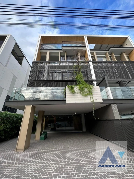  House For Rent in Pattanakarn, Bangkok  near ARL Hua Mak (AA39935)