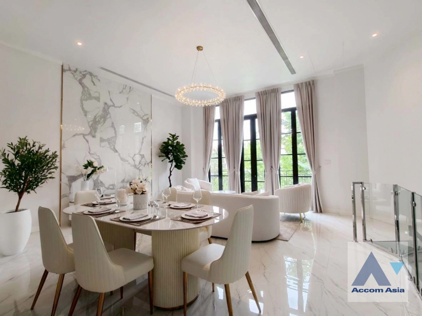 13  5 br House for rent and sale in Sukhumvit ,Bangkok BTS Ekkamai - BTS Phra khanong at House  in compound AA39936