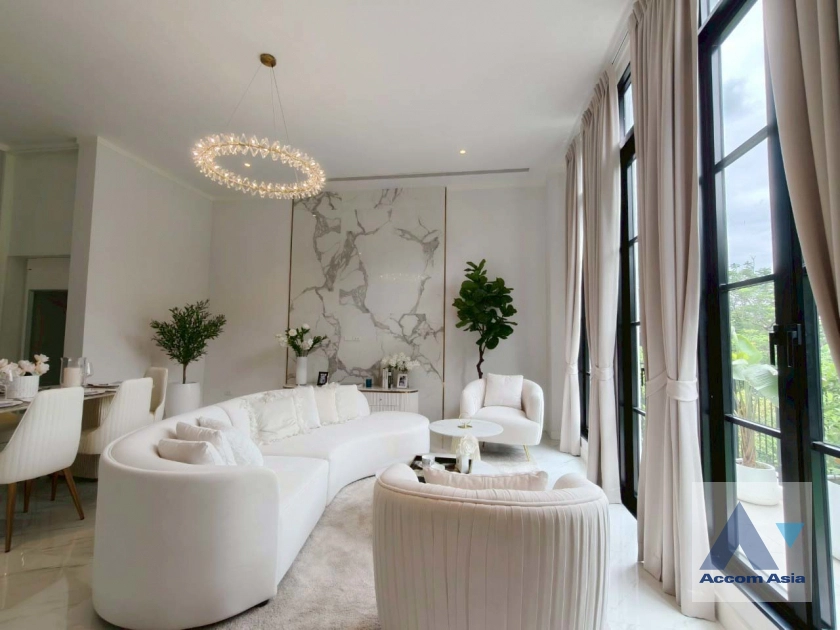 12  5 br House for rent and sale in Sukhumvit ,Bangkok BTS Ekkamai - BTS Phra khanong at House  in compound AA39936