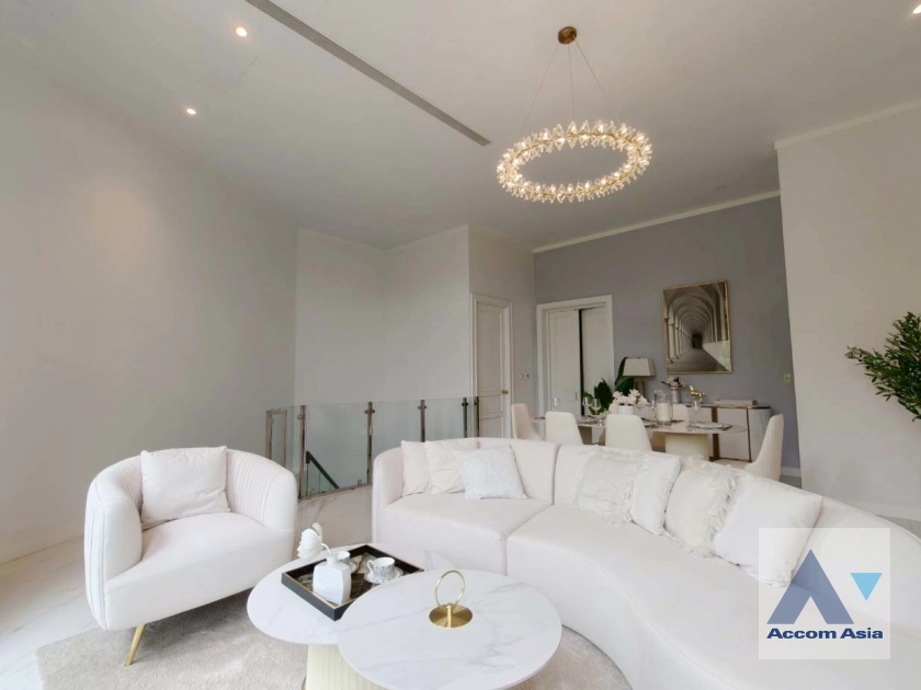 15  5 br House for rent and sale in Sukhumvit ,Bangkok BTS Ekkamai - BTS Phra khanong at House  in compound AA39936