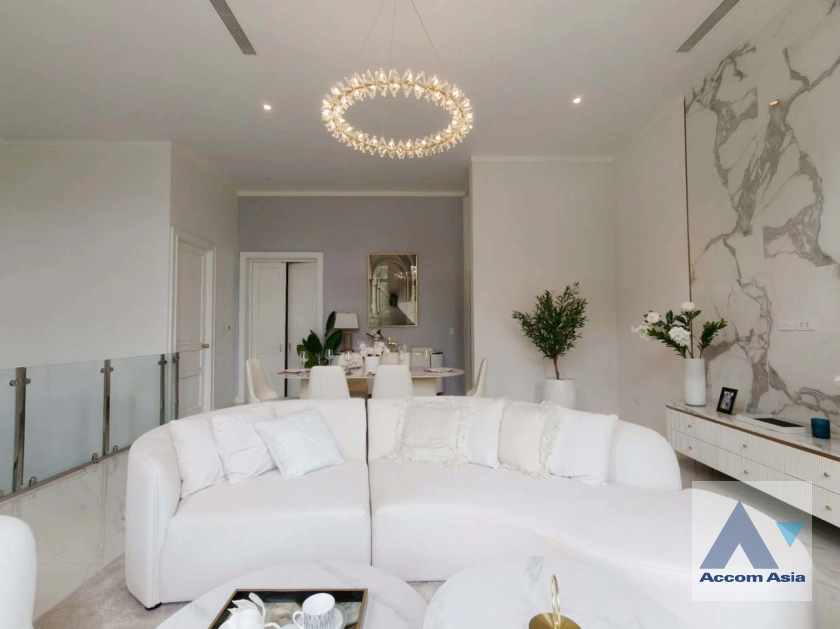 14  5 br House for rent and sale in Sukhumvit ,Bangkok BTS Ekkamai - BTS Phra khanong at House  in compound AA39936