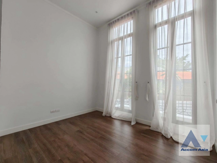 34  5 br House for rent and sale in Sukhumvit ,Bangkok BTS Ekkamai - BTS Phra khanong at House  in compound AA39936