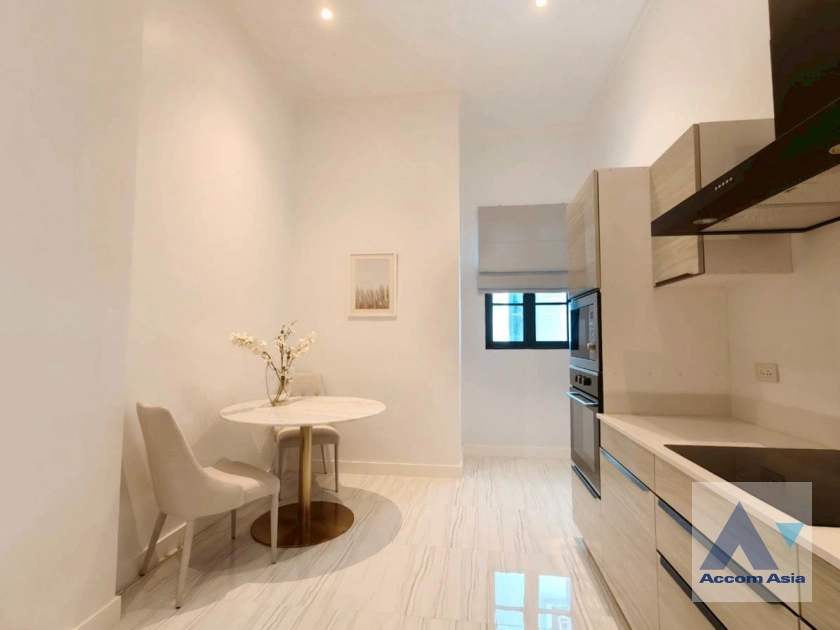 20  5 br House for rent and sale in Sukhumvit ,Bangkok BTS Ekkamai - BTS Phra khanong at House  in compound AA39936