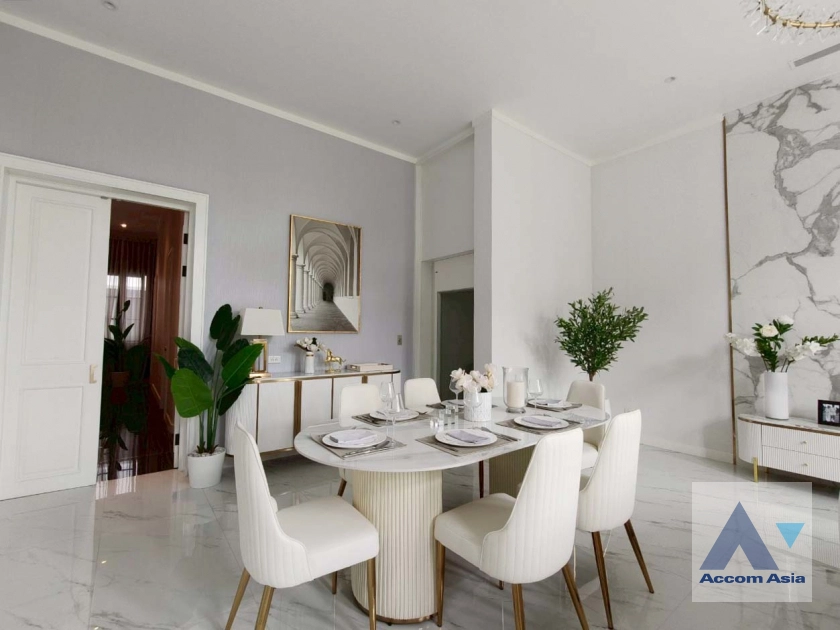 17  5 br House for rent and sale in Sukhumvit ,Bangkok BTS Ekkamai - BTS Phra khanong at House  in compound AA39936