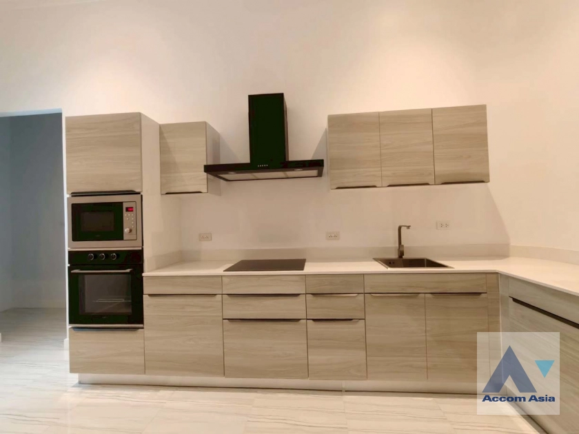 19  5 br House for rent and sale in Sukhumvit ,Bangkok BTS Ekkamai - BTS Phra khanong at House  in compound AA39936