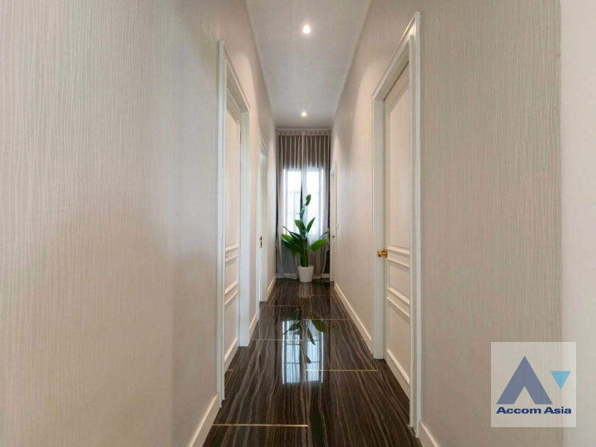 22  5 br House for rent and sale in Sukhumvit ,Bangkok BTS Ekkamai - BTS Phra khanong at House  in compound AA39936