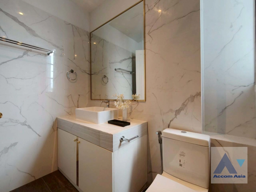 39  5 br House for rent and sale in Sukhumvit ,Bangkok BTS Ekkamai - BTS Phra khanong at House  in compound AA39936