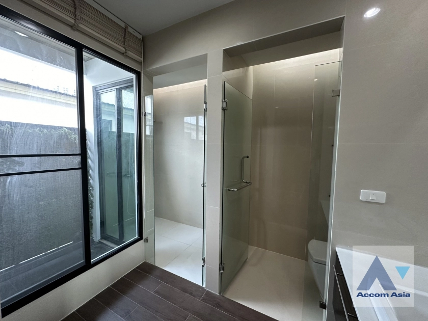 20  3 br House for rent and sale in Sukhumvit ,Bangkok BTS On Nut at Bless Town AA39939