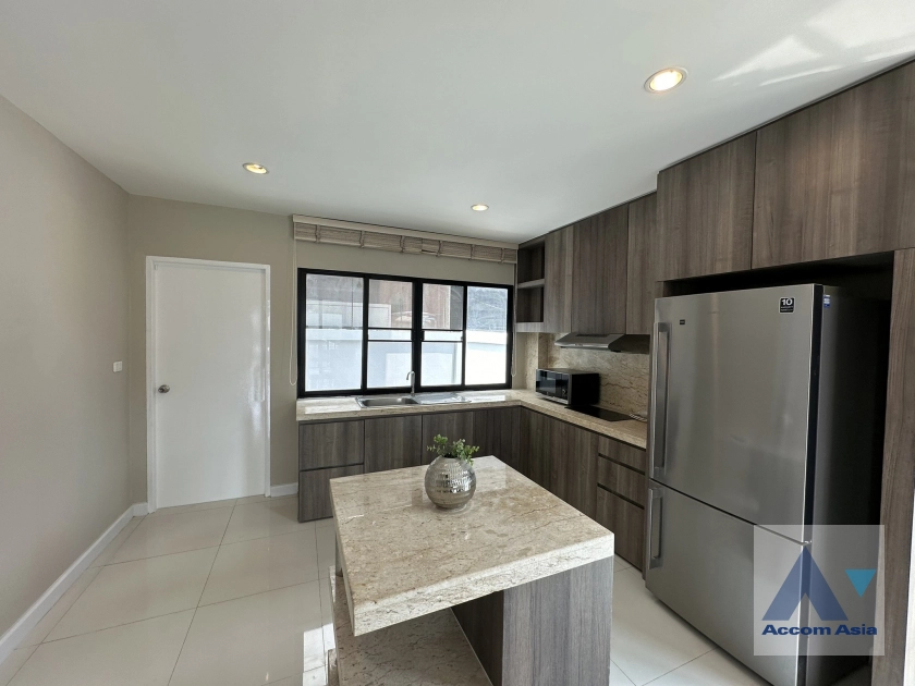 6  3 br House for rent and sale in Sukhumvit ,Bangkok BTS On Nut at Bless Town AA39939