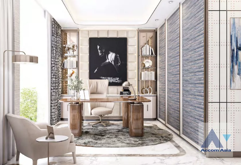 unit 4 Bedrooms  House For Sale in Sukhumvit, Bangkok  near BTS Phrom Phong - MRT Phetchaburi (AA39944)