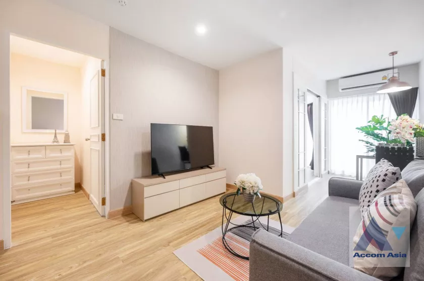 unit 1 Bedroom  Condominium For Rent & Sale in Sukhumvit, Bangkok  near BTS Phrom Phong (AA39946)