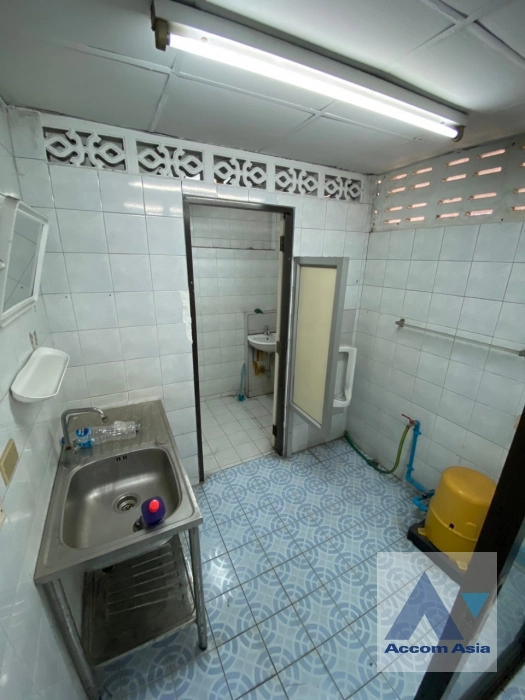 23  Shophouse For Rent in Silom ,Bangkok  AA39950