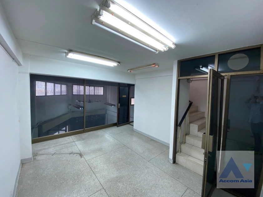 16  Shophouse For Rent in Silom ,Bangkok  AA39950