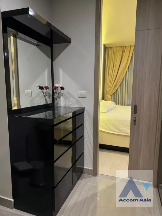 unit 1 Bedroom  Condominium For Rent in Ploenchit, Bangkok  near BTS Ploenchit (AA39952)