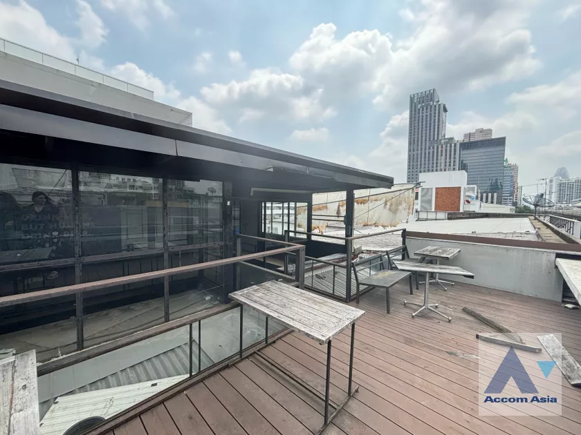 5  Building For Sale in Phaholyothin ,Bangkok BTS Saphan-Kwai AA39953