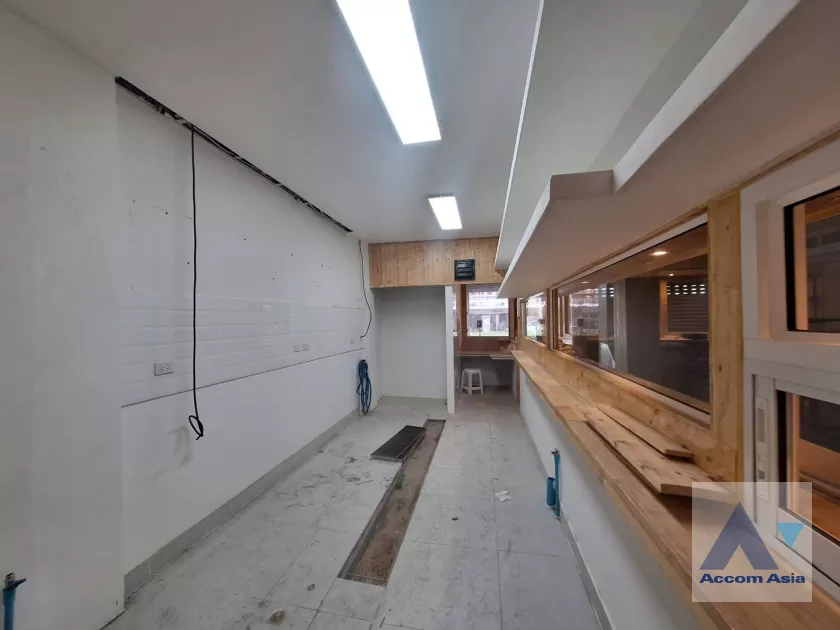 8  Building For Sale in Phaholyothin ,Bangkok BTS Saphan-Kwai AA39953