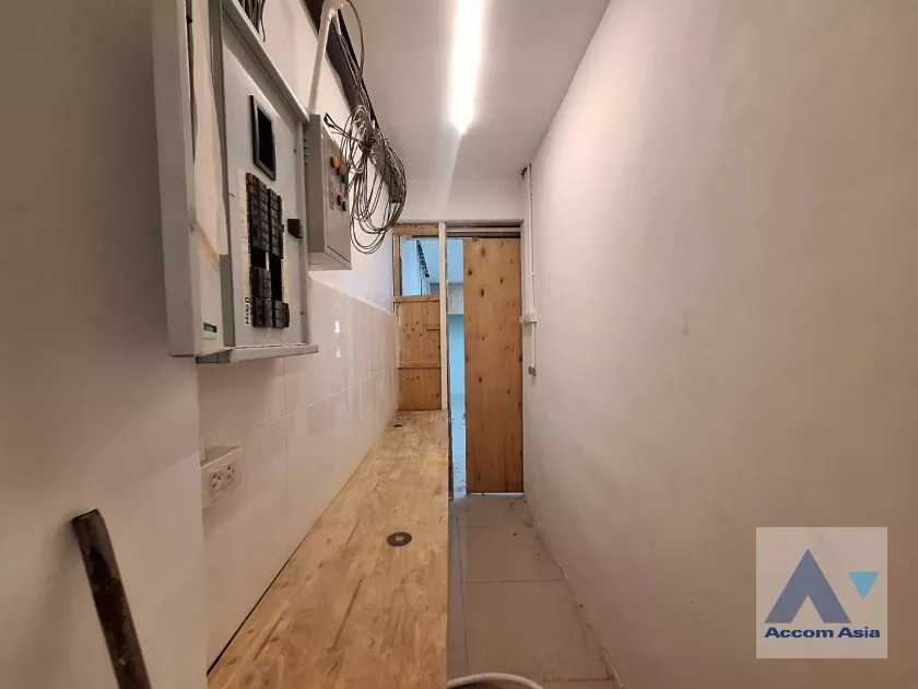 12  Building For Sale in Phaholyothin ,Bangkok BTS Saphan-Kwai AA39953