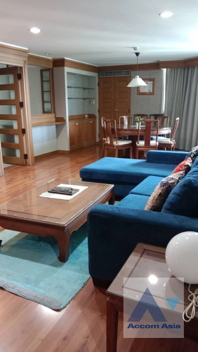 unit 3 Bedrooms  Apartment For Rent in Sukhumvit, Bangkok  near BTS Nana (AA39960)