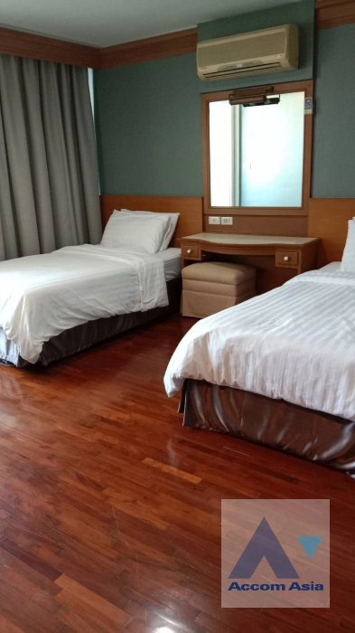 9  3 br Apartment For Rent in Sukhumvit ,Bangkok BTS Nana at Contemporary Lifestyle AA39960