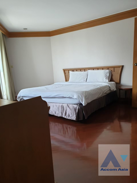 unit 3 Bedrooms  Apartment For Rent & Sale in Sukhumvit, Bangkok  near BTS Nana (AA39961)