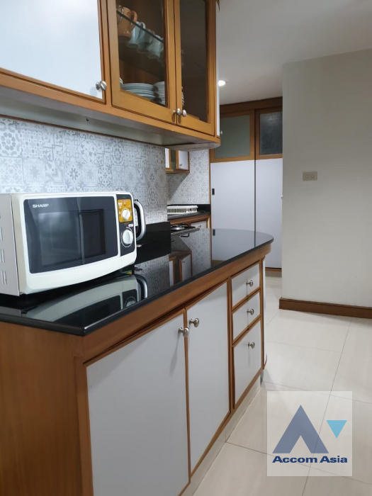unit 3 Bedrooms  Apartment For Rent & Sale in Sukhumvit, Bangkok  near BTS Nana (AA39961)