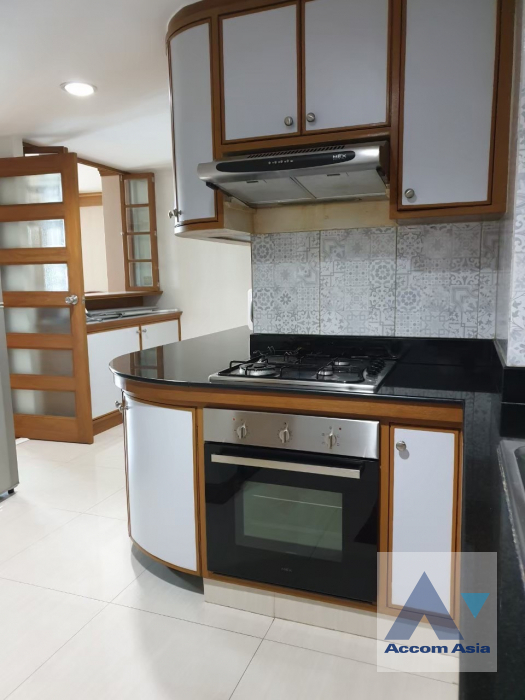 unit 3 Bedrooms  Apartment For Rent & Sale in Sukhumvit, Bangkok  near BTS Nana (AA39961)
