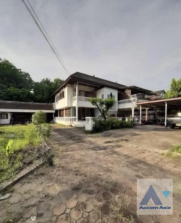  1  5 br House For Sale in Sukhumvit ,Bangkok BTS Punnawithi at Moobaan Muang Thong  AA39964