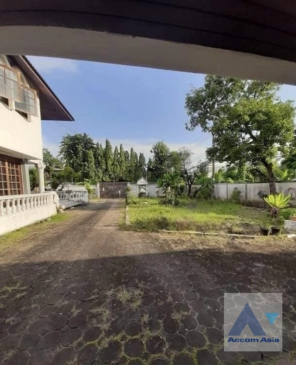 4  5 br House For Sale in Sukhumvit ,Bangkok BTS Punnawithi at Moobaan Muang Thong  AA39964