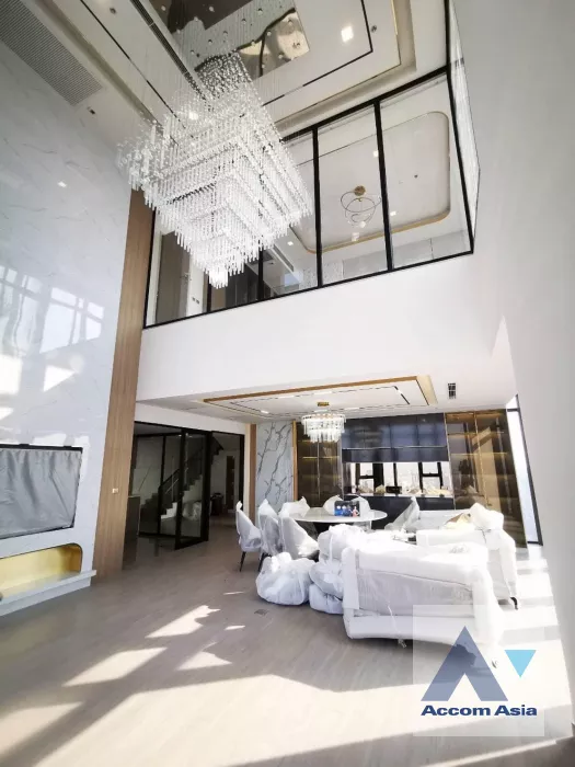Fully Furnished |  4 Bedrooms  Condominium For Rent in Ratchadapisek, Bangkok  near MRT Rama 9 (AA39965)
