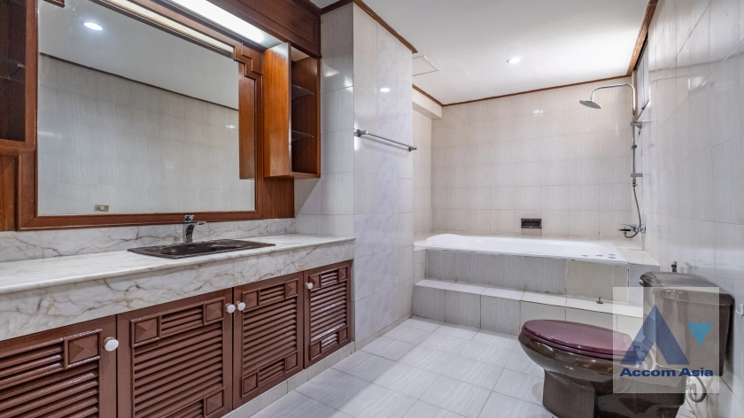 13  3 br Apartment for rent and sale in Sukhumvit ,Bangkok BTS Asok - MRT Sukhumvit at Family-Friendly 360 SQ.M. Residence Near Terminal 21 AA39977