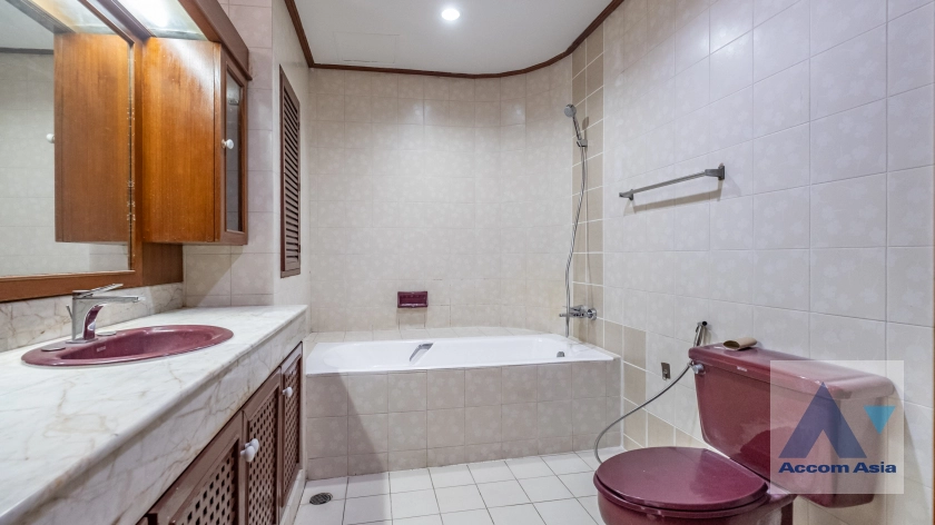 18  3 br Apartment for rent and sale in Sukhumvit ,Bangkok BTS Asok - MRT Sukhumvit at Family-Friendly 360 SQ.M. Residence Near Terminal 21 AA39977