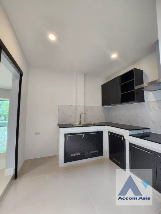 unit 4 Bedrooms  House For Sale in Phaholyothin, Bangkok  (AA39983)