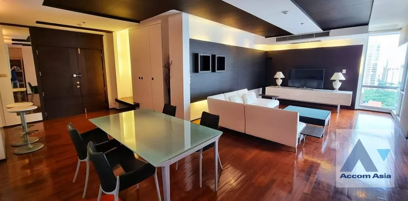  3 Bedrooms  Condominium For Sale in Ploenchit, Bangkok  near BTS Chitlom (AA39984)