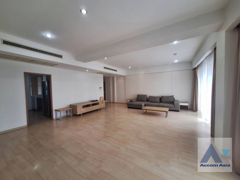 unit 2 Bedrooms  Apartment For Rent in Sukhumvit, Bangkok  near BTS Phrom Phong (AA39988)