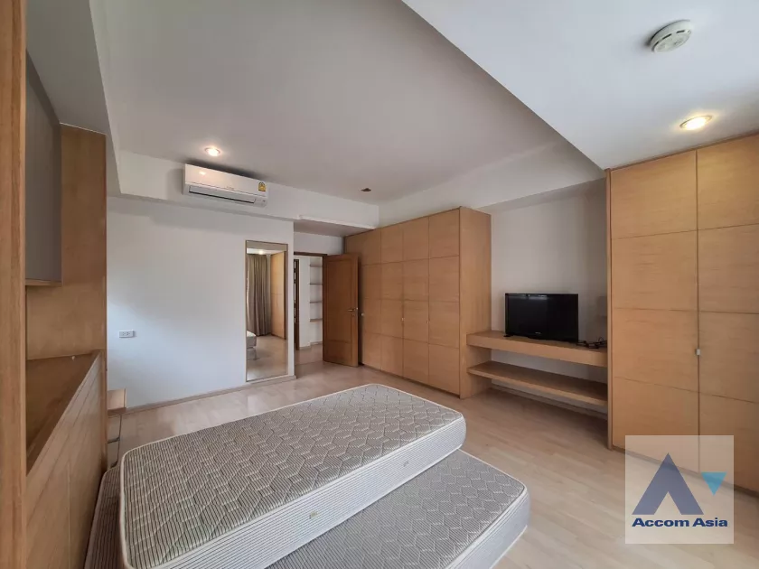 10  2 br Apartment For Rent in Sukhumvit ,Bangkok BTS Phrom Phong at The Greenery Low rise AA39988
