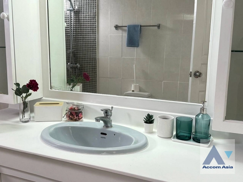 8  3 br Apartment For Rent in Sukhumvit ,Bangkok BTS Phrom Phong at Pet friendly - High rise Apartment in Phrom Phong AA39990