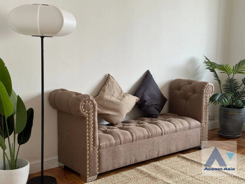 unit 3 Bedrooms  Apartment For Rent in Sukhumvit, Bangkok  near BTS Phrom Phong (AA39990)